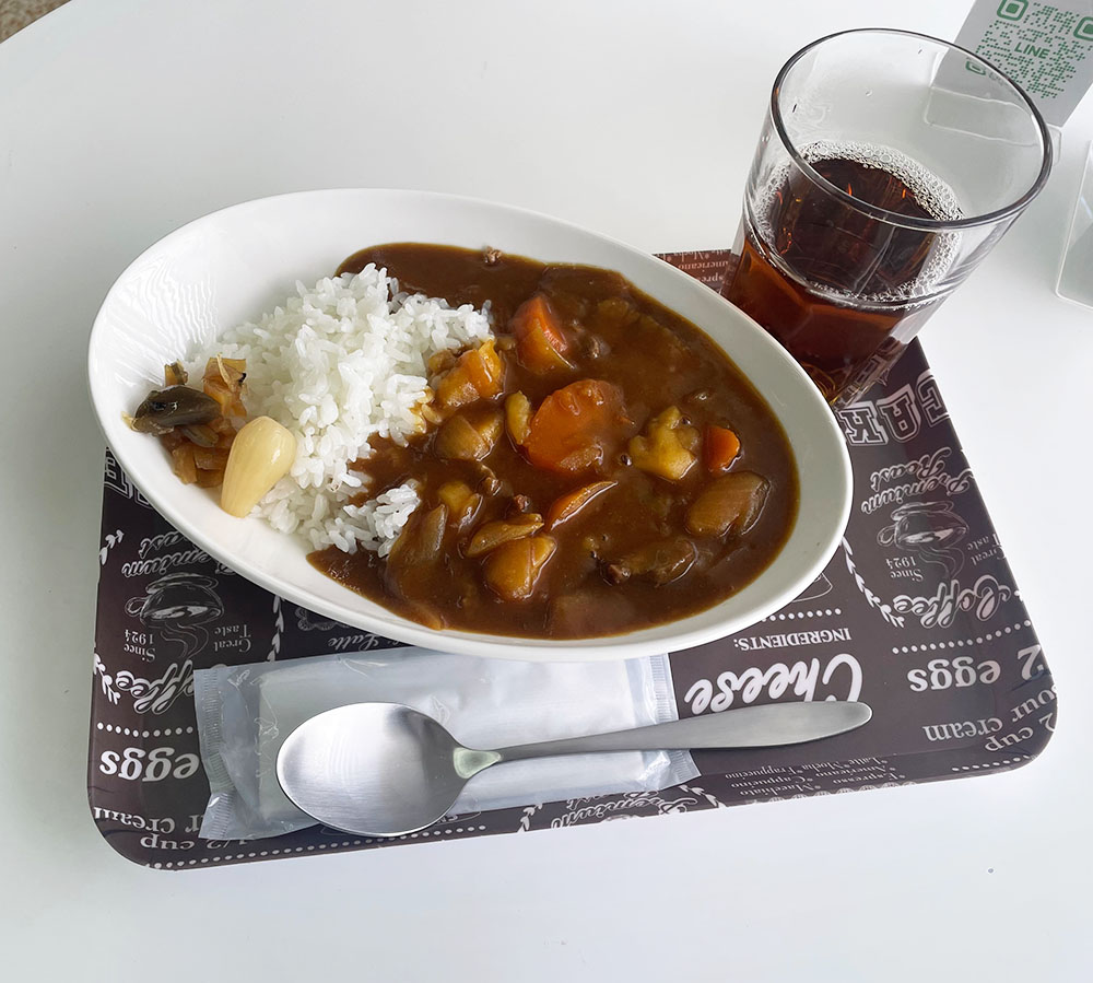 レース日提供のカレー